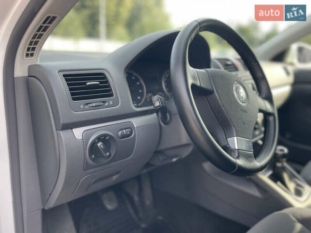 Белый Фольксваген Гольф, объемом двигателя 1.4 л и пробегом 199 тыс. км за 6500 $, фото 55 на Automoto.ua