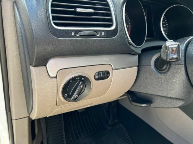 Білий Фольксваген Гольф, об'ємом двигуна 1.6 л та пробігом 225 тис. км за 6999 $, фото 8 на Automoto.ua