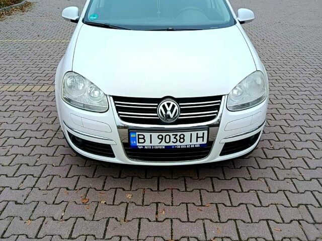 Белый Фольксваген Гольф, объемом двигателя 1.6 л и пробегом 203 тыс. км за 6900 $, фото 9 на Automoto.ua