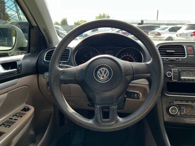 Білий Фольксваген Гольф, об'ємом двигуна 1.6 л та пробігом 225 тис. км за 6999 $, фото 7 на Automoto.ua