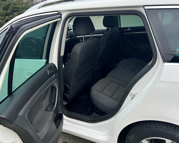 Белый Фольксваген Гольф, объемом двигателя 1.97 л и пробегом 352 тыс. км за 7590 $, фото 15 на Automoto.ua