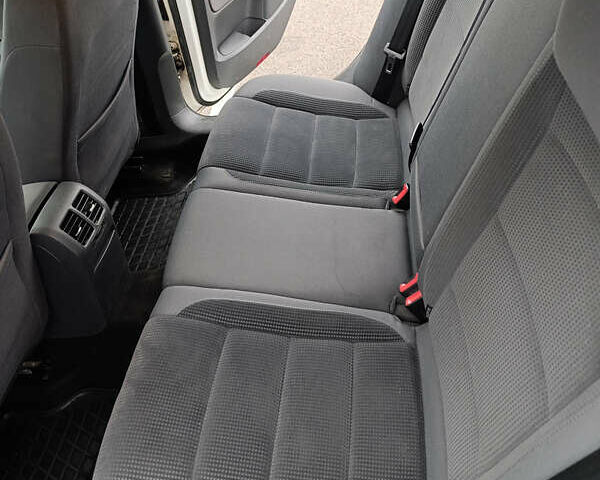 Белый Фольксваген Гольф, объемом двигателя 1.9 л и пробегом 247 тыс. км за 5950 $, фото 10 на Automoto.ua