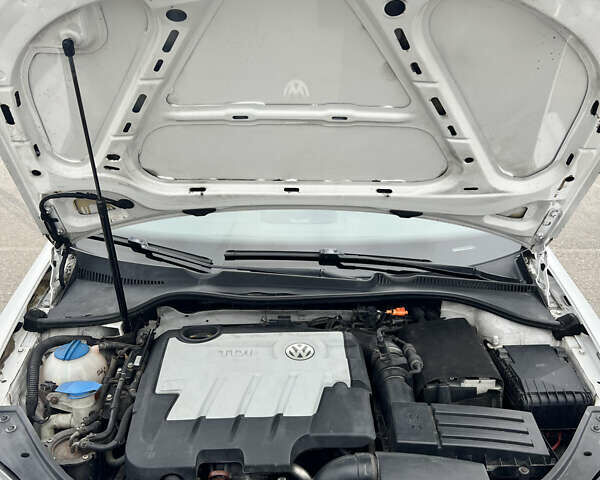 Белый Фольксваген Гольф, объемом двигателя 1.97 л и пробегом 352 тыс. км за 7590 $, фото 27 на Automoto.ua