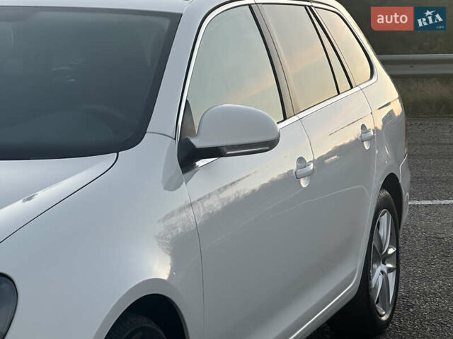 Белый Фольксваген Гольф, объемом двигателя 1.4 л и пробегом 213 тыс. км за 7799 $, фото 20 на Automoto.ua