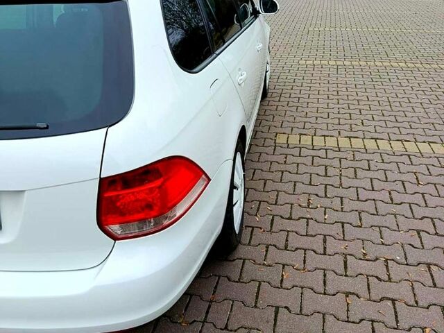 Белый Фольксваген Гольф, объемом двигателя 1.6 л и пробегом 203 тыс. км за 6900 $, фото 2 на Automoto.ua