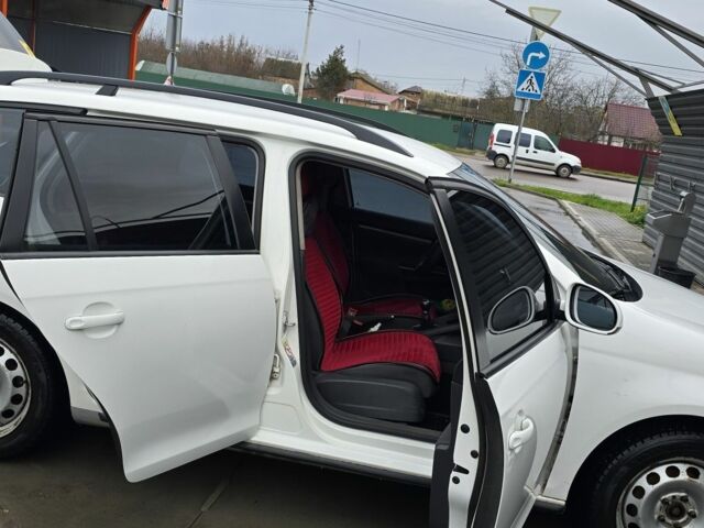 Белый Фольксваген Гольф, объемом двигателя 1.9 л и пробегом 143 тыс. км за 5500 $, фото 4 на Automoto.ua