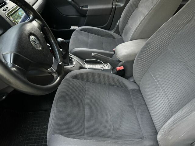 Білий Фольксваген Гольф, об'ємом двигуна 1.9 л та пробігом 315 тис. км за 6400 $, фото 8 на Automoto.ua