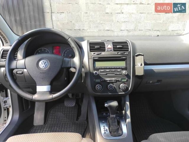 Білий Фольксваген Гольф, об'ємом двигуна 1.4 л та пробігом 200 тис. км за 5500 $, фото 5 на Automoto.ua
