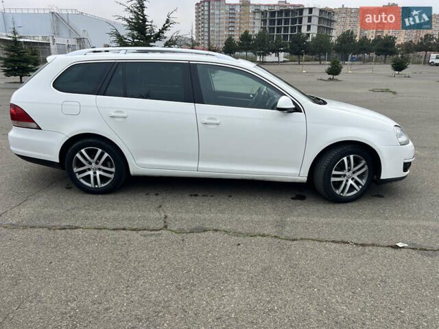 Белый Фольксваген Гольф, объемом двигателя 1.97 л и пробегом 352 тыс. км за 7590 $, фото 4 на Automoto.ua