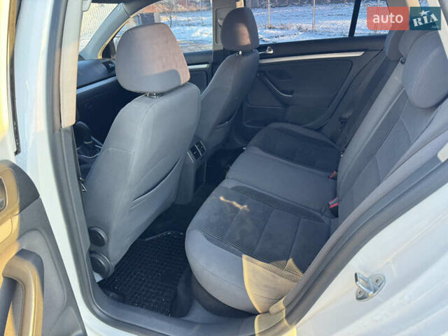 Белый Фольксваген Гольф, объемом двигателя 1.9 л и пробегом 315 тыс. км за 6050 $, фото 32 на Automoto.ua