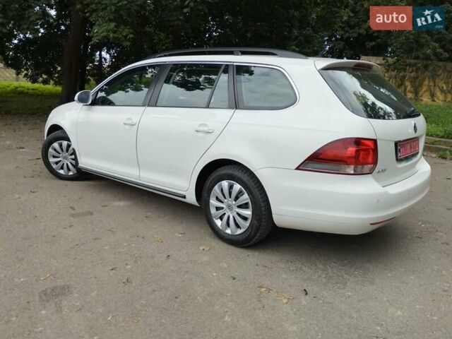 Білий Фольксваген Гольф, об'ємом двигуна 1.6 л та пробігом 174 тис. км за 7699 $, фото 5 на Automoto.ua