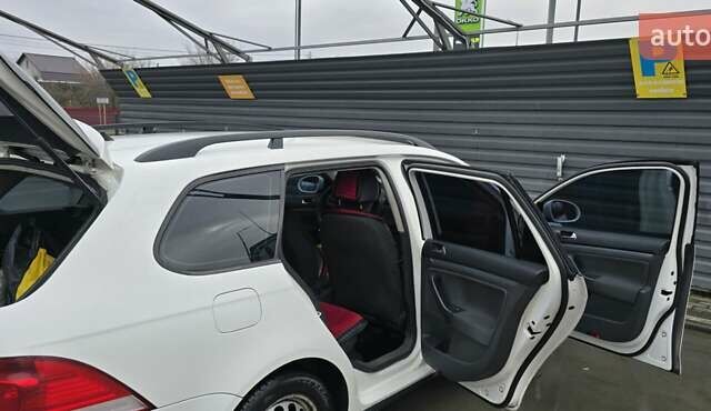 Белый Фольксваген Гольф, объемом двигателя 1.9 л и пробегом 143 тыс. км за 5500 $, фото 4 на Automoto.ua