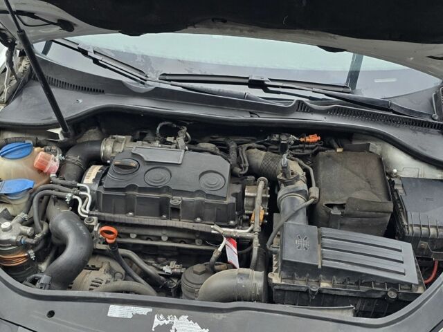 Белый Фольксваген Гольф, объемом двигателя 1.9 л и пробегом 143 тыс. км за 5500 $, фото 6 на Automoto.ua