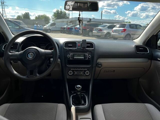 Білий Фольксваген Гольф, об'ємом двигуна 1.6 л та пробігом 225 тис. км за 6999 $, фото 10 на Automoto.ua