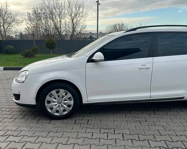 Белый Фольксваген Гольф, объемом двигателя 1.9 л и пробегом 143 тыс. км за 6050 $, фото 9 на Automoto.ua