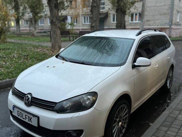 Белый Фольксваген Гольф, объемом двигателя 1.6 л и пробегом 380 тыс. км за 5000 $, фото 1 на Automoto.ua