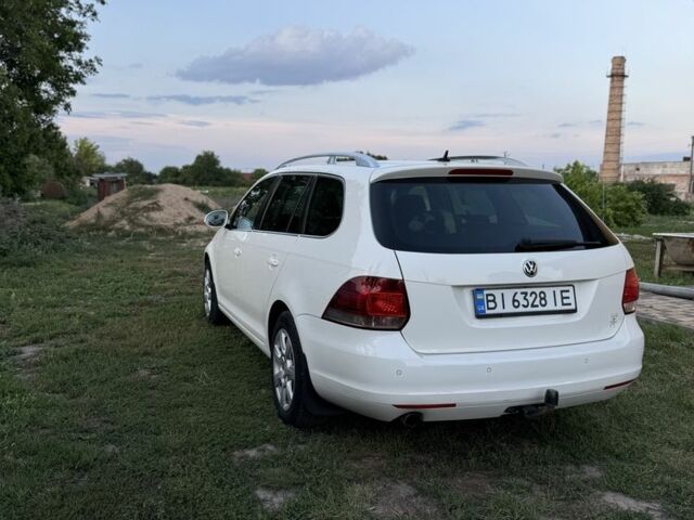 Белый Фольксваген Гольф, объемом двигателя 1.6 л и пробегом 252 тыс. км за 8000 $, фото 5 на Automoto.ua