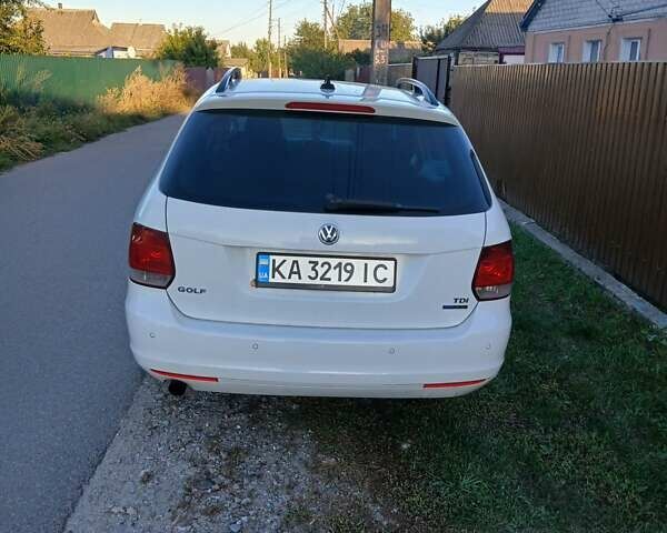 Белый Фольксваген Гольф, объемом двигателя 1.6 л и пробегом 260 тыс. км за 7200 $, фото 5 на Automoto.ua