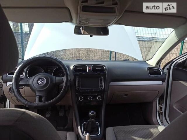 Білий Фольксваген Гольф, об'ємом двигуна 1.6 л та пробігом 380 тис. км за 5000 $, фото 13 на Automoto.ua