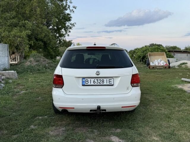 Белый Фольксваген Гольф, объемом двигателя 1.6 л и пробегом 252 тыс. км за 8000 $, фото 4 на Automoto.ua