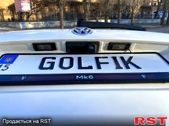 Білий Фольксваген Гольф, об'ємом двигуна 1.6 л та пробігом 381 тис. км за 8000 $, фото 12 на Automoto.ua