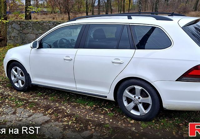 Белый Фольксваген Гольф, объемом двигателя 1.6 л и пробегом 256 тыс. км за 7550 $, фото 13 на Automoto.ua