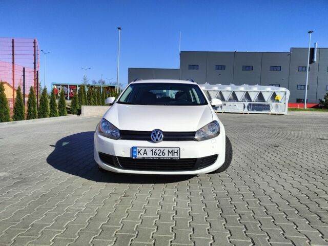 Белый Фольксваген Гольф, объемом двигателя 1.6 л и пробегом 241 тыс. км за 7999 $, фото 5 на Automoto.ua