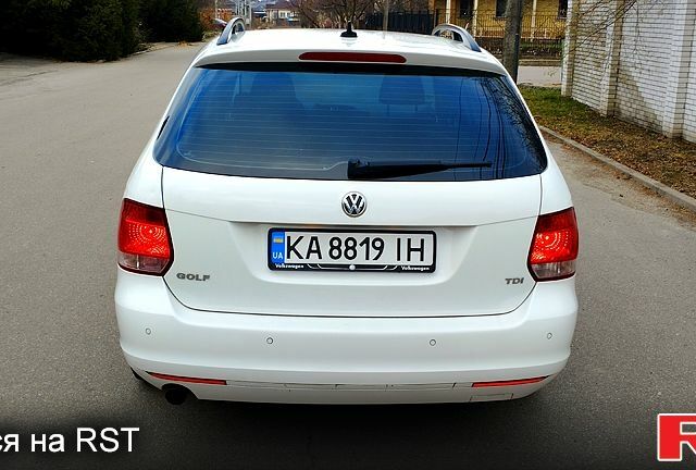 Белый Фольксваген Гольф, объемом двигателя 1.6 л и пробегом 243 тыс. км за 7900 $, фото 2 на Automoto.ua