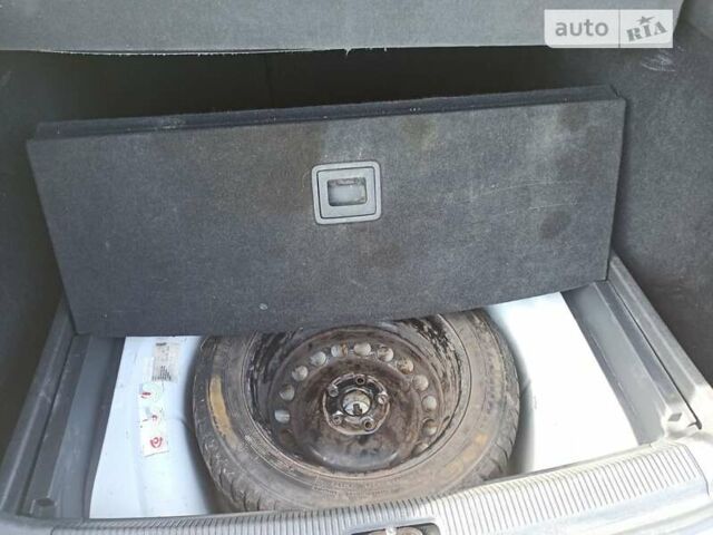 Білий Фольксваген Гольф, об'ємом двигуна 1.6 л та пробігом 380 тис. км за 5000 $, фото 10 на Automoto.ua