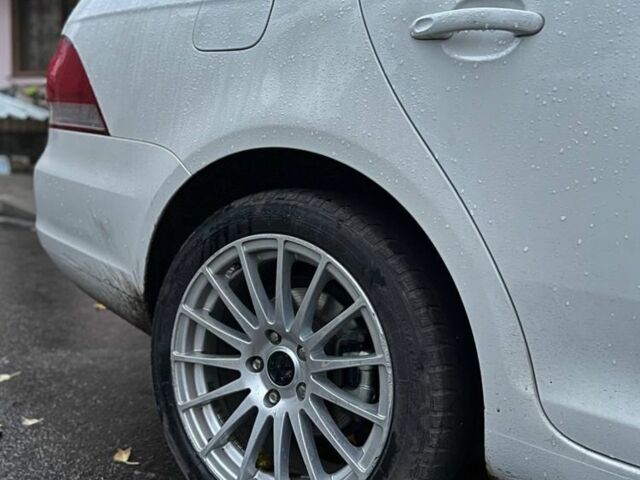 Белый Фольксваген Гольф, объемом двигателя 1.6 л и пробегом 380 тыс. км за 5000 $, фото 4 на Automoto.ua