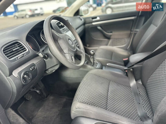 Белый Фольксваген Гольф, объемом двигателя 1.39 л и пробегом 188 тыс. км за 5850 $, фото 9 на Automoto.ua