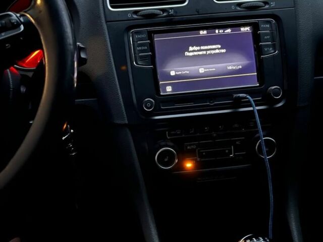 Белый Фольксваген Гольф, объемом двигателя 1.6 л и пробегом 380 тыс. км за 5000 $, фото 6 на Automoto.ua