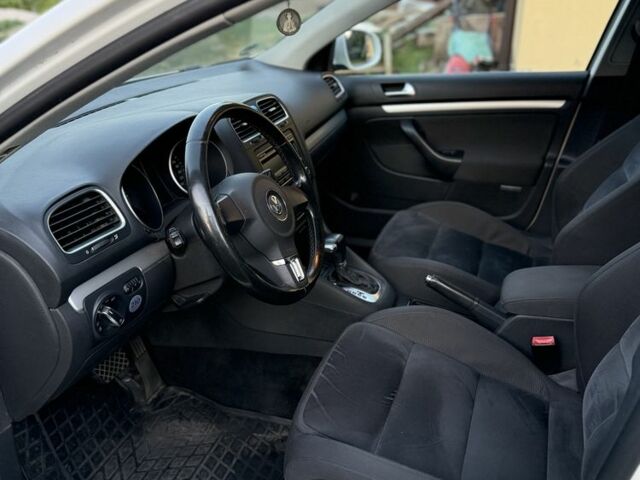 Белый Фольксваген Гольф, объемом двигателя 1.6 л и пробегом 252 тыс. км за 8000 $, фото 10 на Automoto.ua