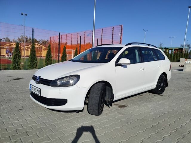 Белый Фольксваген Гольф, объемом двигателя 1.6 л и пробегом 241 тыс. км за 7999 $, фото 4 на Automoto.ua