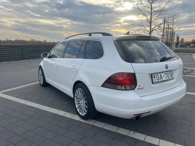 Білий Фольксваген Гольф, об'ємом двигуна 1.6 л та пробігом 300 тис. км за 7000 $, фото 4 на Automoto.ua