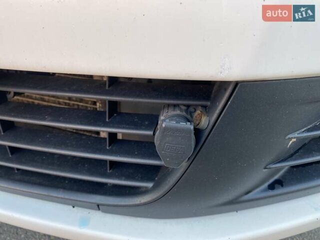 Белый Фольксваген Гольф, объемом двигателя 1.6 л и пробегом 289 тыс. км за 6350 $, фото 6 на Automoto.ua