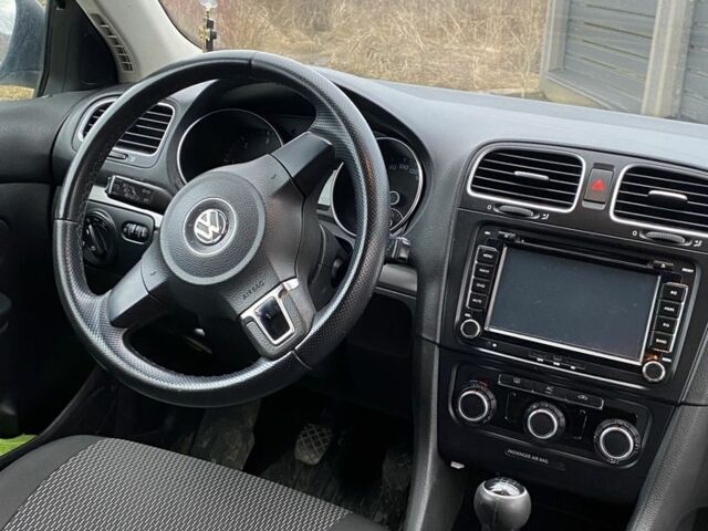 Белый Фольксваген Гольф, объемом двигателя 1.6 л и пробегом 240 тыс. км за 6100 $, фото 9 на Automoto.ua