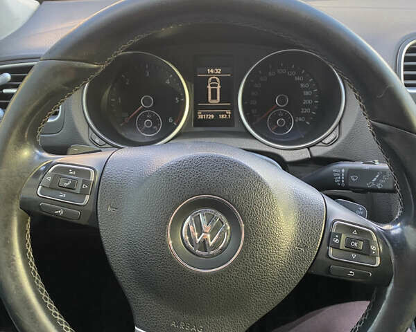 Белый Фольксваген Гольф, объемом двигателя 1.6 л и пробегом 381 тыс. км за 8000 $, фото 9 на Automoto.ua