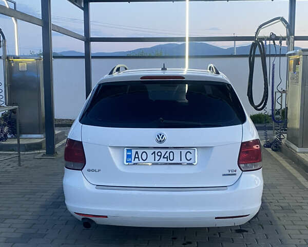 Белый Фольксваген Гольф, объемом двигателя 1.6 л и пробегом 300 тыс. км за 6100 $, фото 3 на Automoto.ua