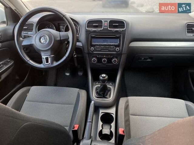 Белый Фольксваген Гольф, объемом двигателя 1.6 л и пробегом 289 тыс. км за 6350 $, фото 9 на Automoto.ua