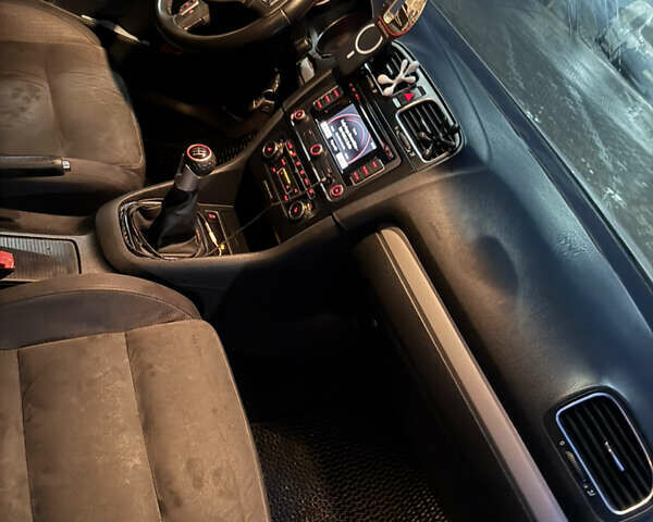 Белый Фольксваген Гольф, объемом двигателя 1.97 л и пробегом 294 тыс. км за 8000 $, фото 6 на Automoto.ua