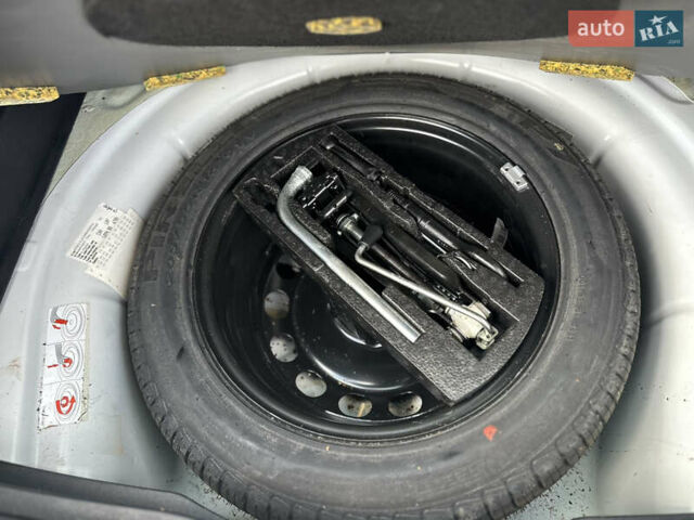 Белый Фольксваген Гольф, объемом двигателя 1.39 л и пробегом 188 тыс. км за 5850 $, фото 17 на Automoto.ua