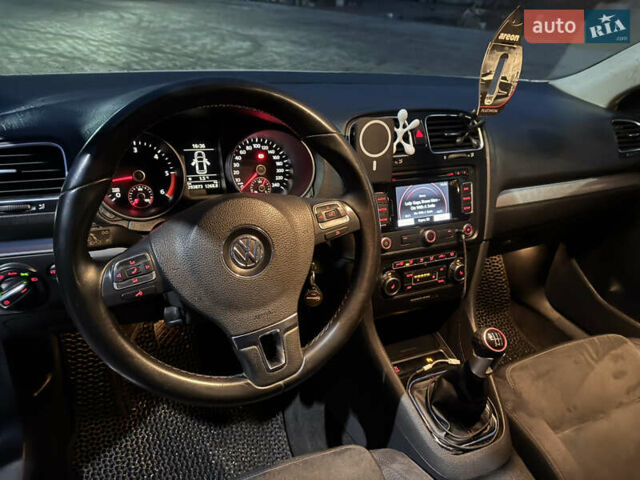 Белый Фольксваген Гольф, объемом двигателя 1.97 л и пробегом 294 тыс. км за 8000 $, фото 7 на Automoto.ua