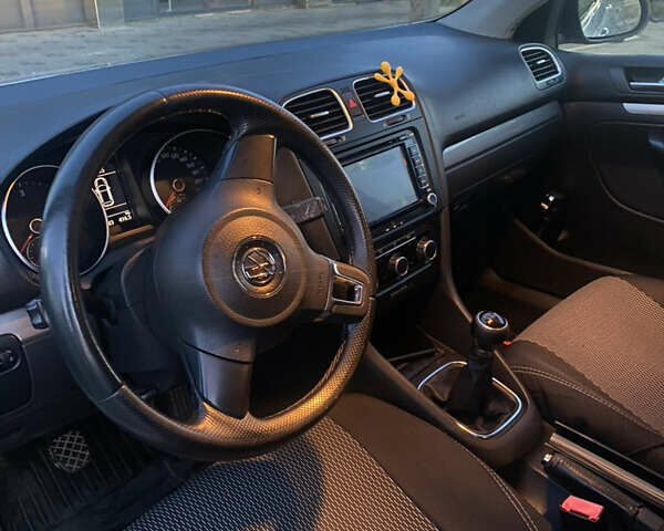 Белый Фольксваген Гольф, объемом двигателя 1.6 л и пробегом 300 тыс. км за 6100 $, фото 7 на Automoto.ua