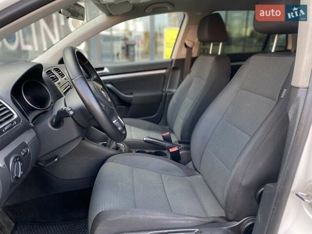 Белый Фольксваген Гольф, объемом двигателя 1.6 л и пробегом 289 тыс. км за 6350 $, фото 7 на Automoto.ua