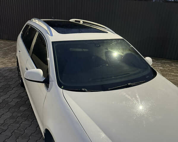 Белый Фольксваген Гольф, объемом двигателя 1.97 л и пробегом 294 тыс. км за 8000 $, фото 5 на Automoto.ua