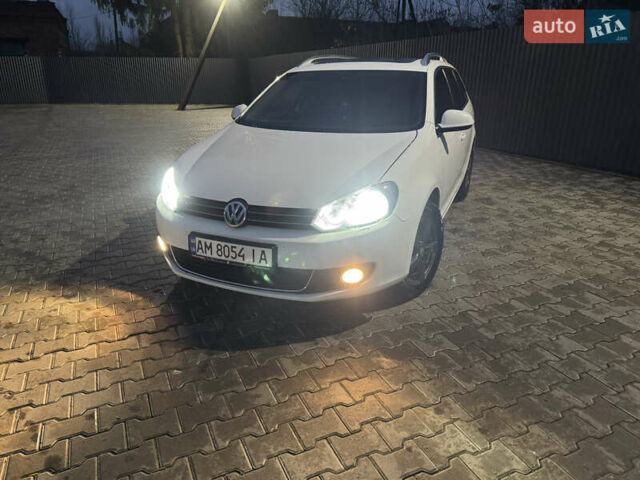 Белый Фольксваген Гольф, объемом двигателя 1.97 л и пробегом 294 тыс. км за 8000 $, фото 1 на Automoto.ua