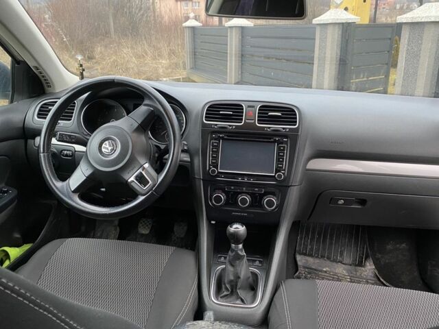 Белый Фольксваген Гольф, объемом двигателя 1.6 л и пробегом 240 тыс. км за 6100 $, фото 7 на Automoto.ua