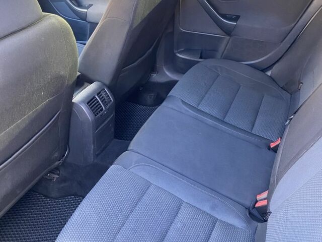 Білий Фольксваген Гольф, об'ємом двигуна 1.6 л та пробігом 381 тис. км за 8000 $, фото 7 на Automoto.ua