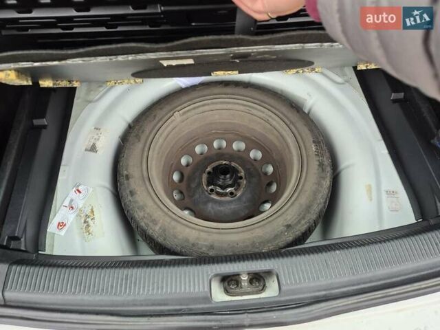 Белый Фольксваген Гольф, объемом двигателя 1.2 л и пробегом 250 тыс. км за 6300 $, фото 18 на Automoto.ua